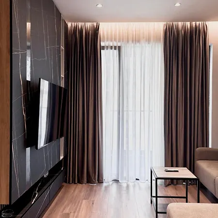 Blue Boutique 1 Τίρανα