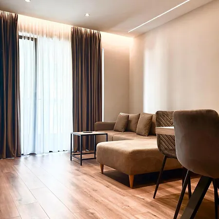 Blue Boutique 1 * Τίρανα