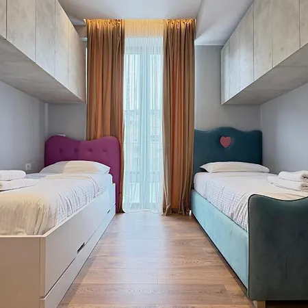 Blue Boutique 1 * Τίρανα