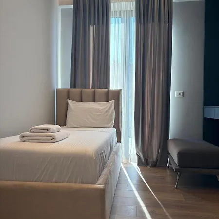 Blue Boutique 1 Τίρανα
